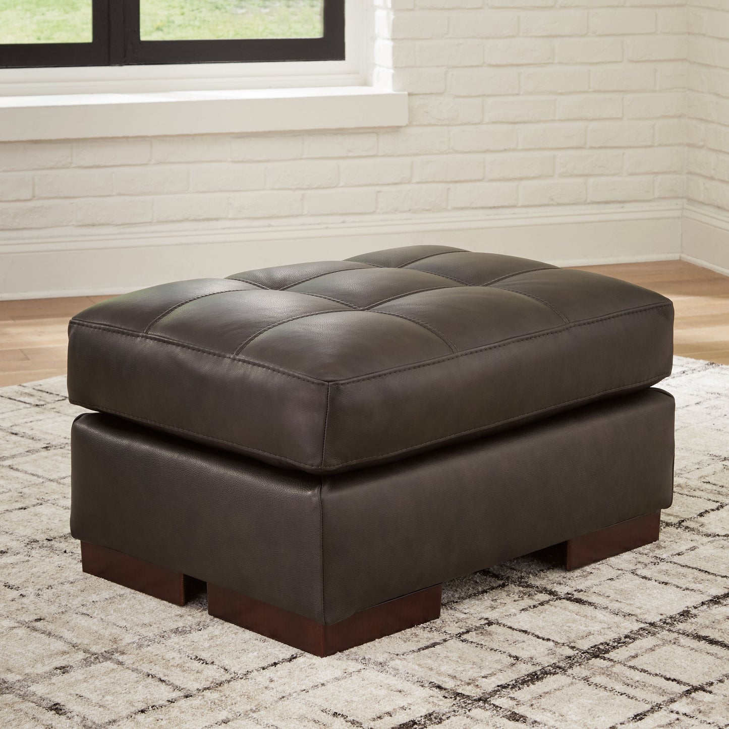 Luigi - Ottoman - Thunder