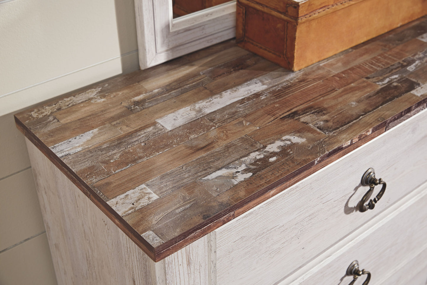 Willowton - Five Drawer Chest - Brown / Beige / White